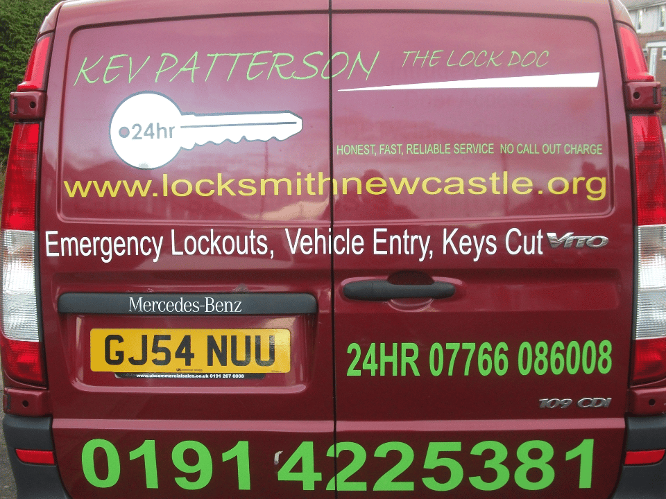KEV PATTERSON THE LOCK DOC & HANDYMAN SERVICES gallery image 2